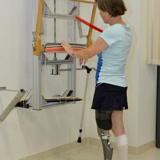 Belastung der Oberschenkelprothese - oder auch der Einsatz einer Oberschenkelprothese im Alltag - beim Ausüben eines Handwerks