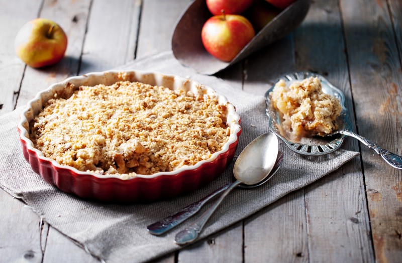 Apfel-Crumble; Foto: Anna_Pustynnikova - Shutterstock.com