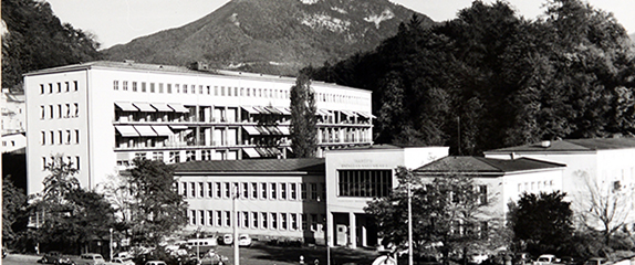 Historische Aufnahme des Unfallkrankenhauses in Salzburg