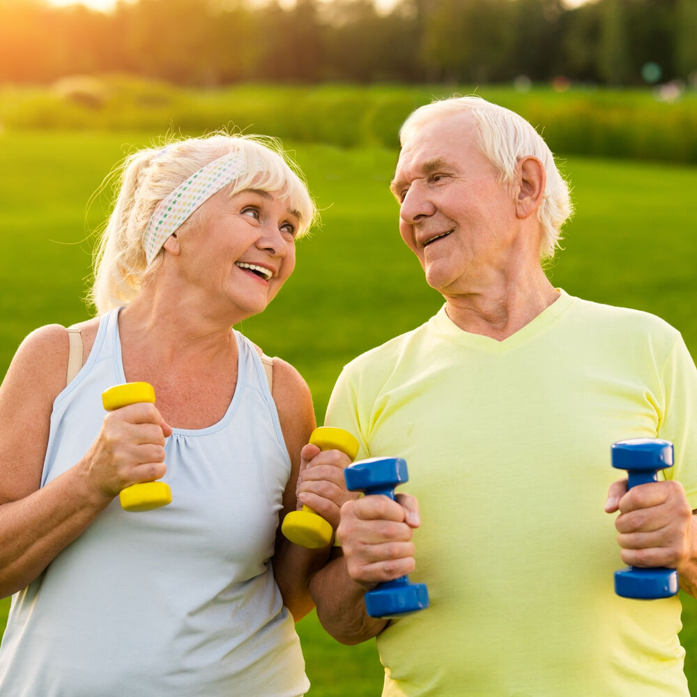 Активное долголетие это. Пенсионеры спорт. Физическая активность пожилых. Спортивные пожилые люди. Спорт для пожилых.