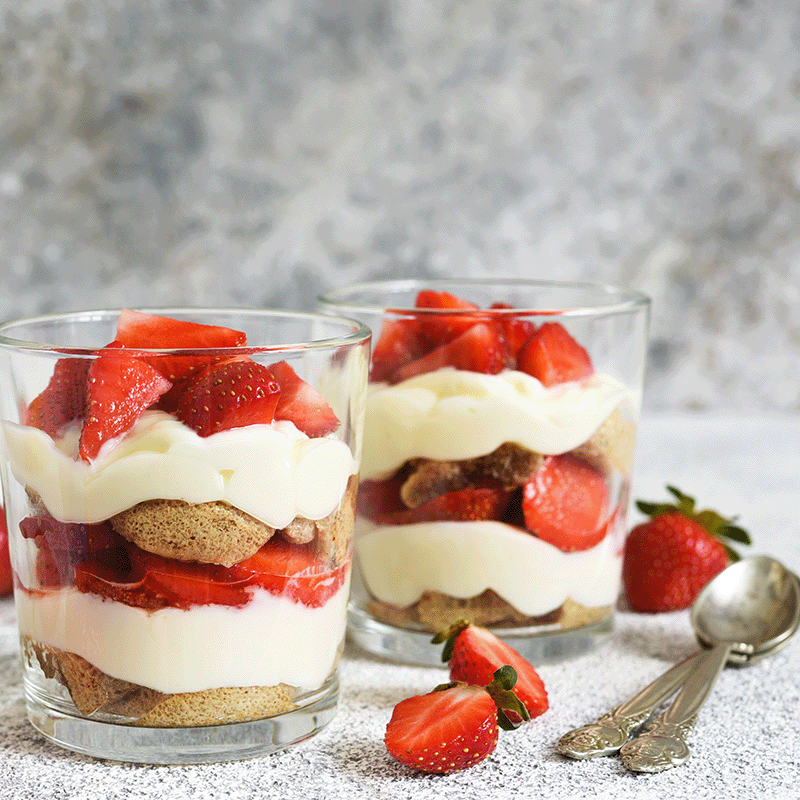 Mehr Informationen zum Thema: Erdbeertiramisu